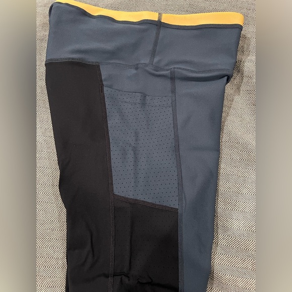 PE Nation Capri Leggings - Picture 3 of 11